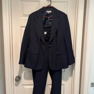Navy Women’s pant suit 16w